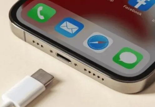 义马苹果15维修分享iPhone15改USB-C接口后能和安卓用户互借充电器吗 