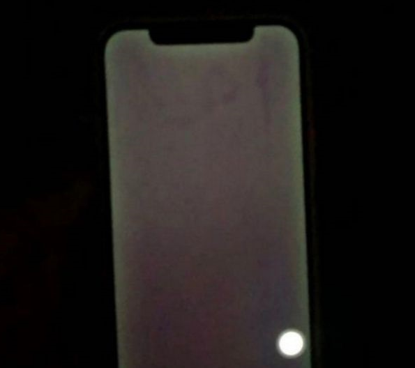 义马苹果手机维修分享苹果客服回应 iPhone 12 屏幕“发绿”问题 